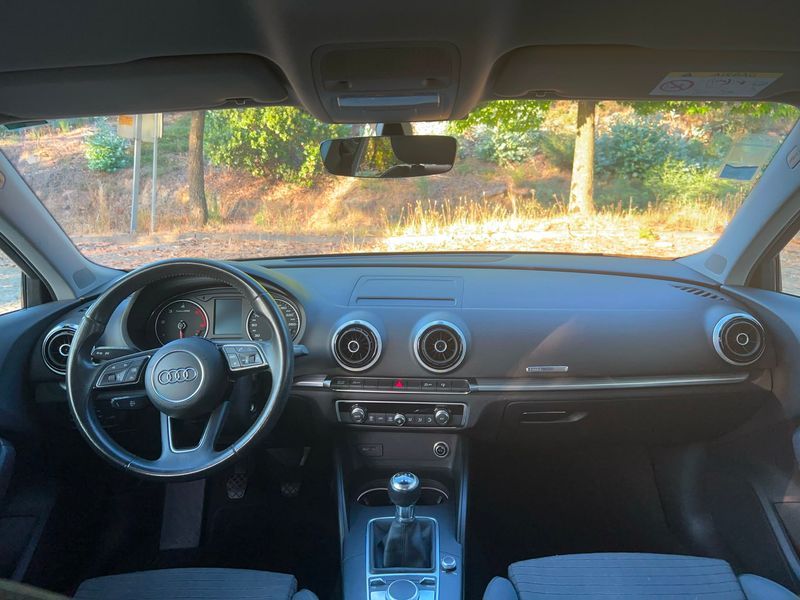 Audi A3 1.6 TDI S-Line — fotografia 7 de 11