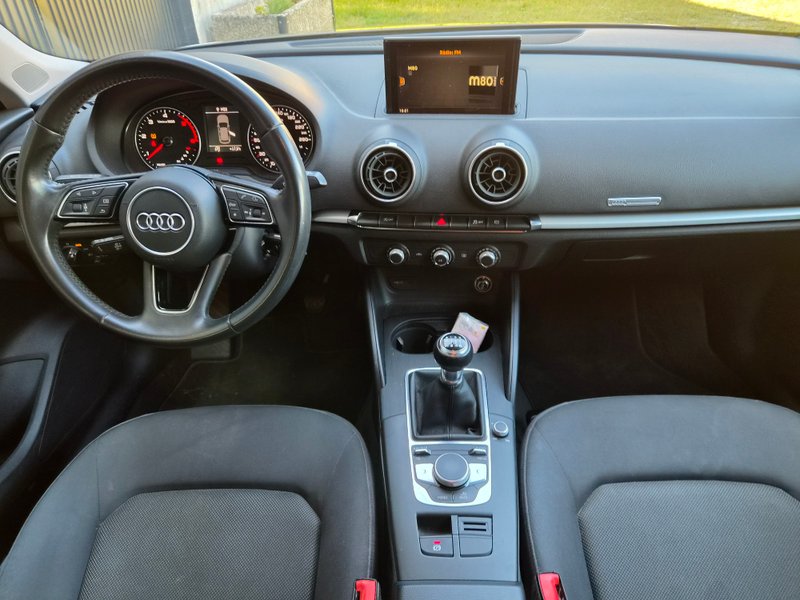 Audi A3 Sportback 30 TDI — fotografia 4 de 7