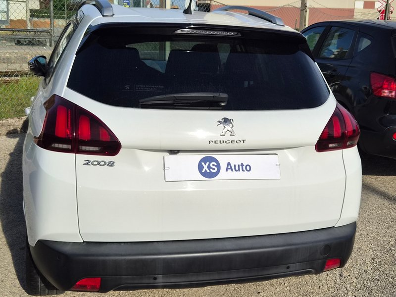 Peugeot 2008 1.2 Style — fotografia 5 de 10