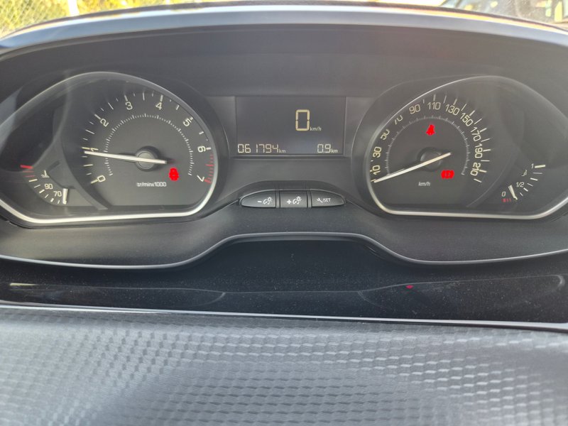 Peugeot 2008 1.2 Style — fotografia 8 de 10