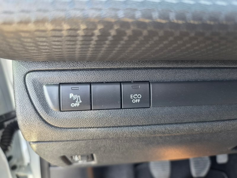 Peugeot 2008 1.2 Style — fotografia 9 de 10