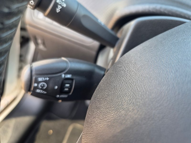 Peugeot 2008 1.2 Style — fotografia 10 de 10
