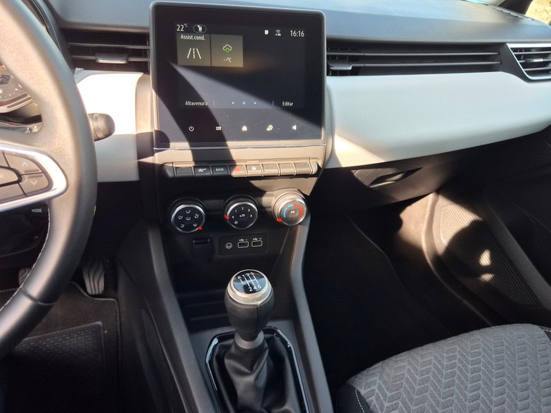 Renault Clio 1.0 TCe Bi-Fuel — fotografia 7 de 12